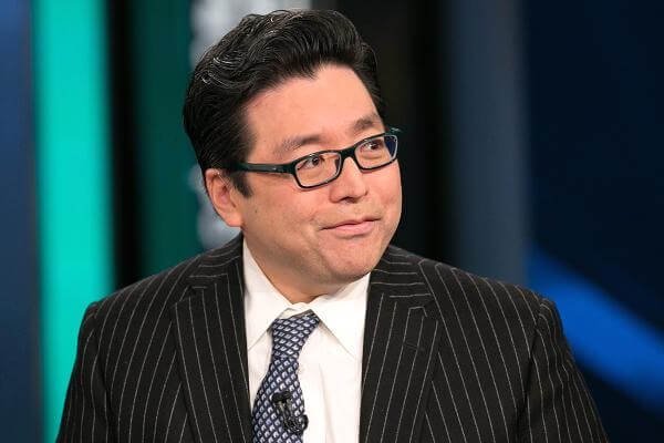 “Marché baissier à venir ?” Le dernier avertissement de Tom Lee suscite le débat